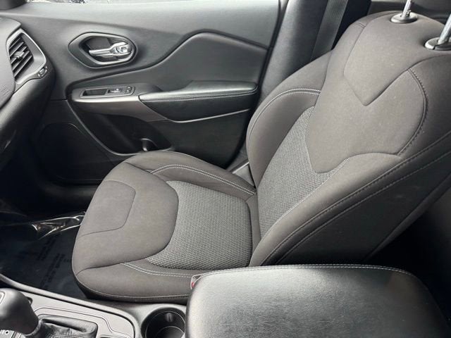 2021 Jeep Cherokee Sport