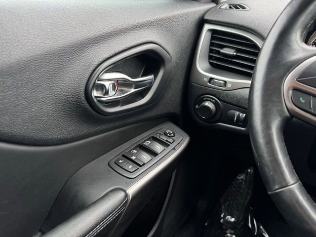 2021 Jeep Cherokee Sport