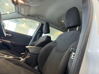 2021 Jeep Cherokee Sport