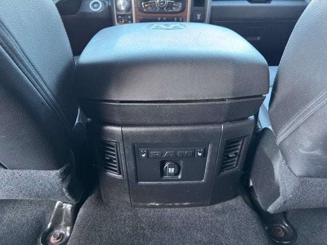 2017 RAM 1500 Laramie Crew Cab 4x4 5'7" Box