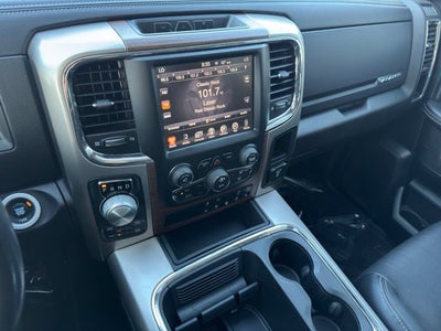 2017 RAM 1500 Laramie Crew Cab 4x4 5'7" Box