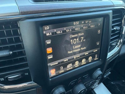 2017 RAM 1500 Laramie Crew Cab 4x4 5'7" Box