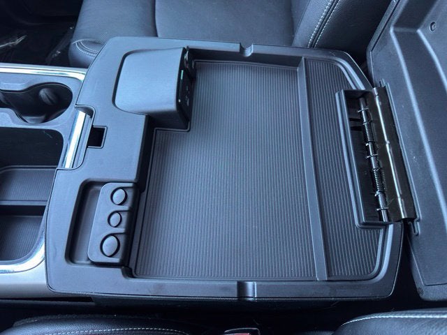 2017 RAM 1500 Laramie Crew Cab 4x4 5'7" Box