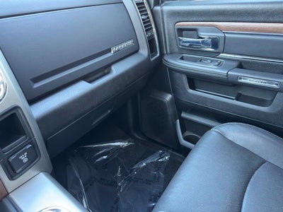 2017 RAM 1500 Laramie Crew Cab 4x4 5'7" Box