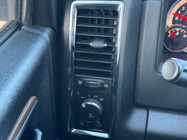 2017 RAM 1500 Laramie Crew Cab 4x4 5'7" Box