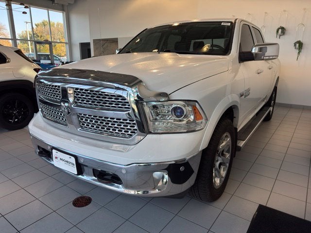 2017 RAM 1500 Laramie Crew Cab 4x4 5'7" Box