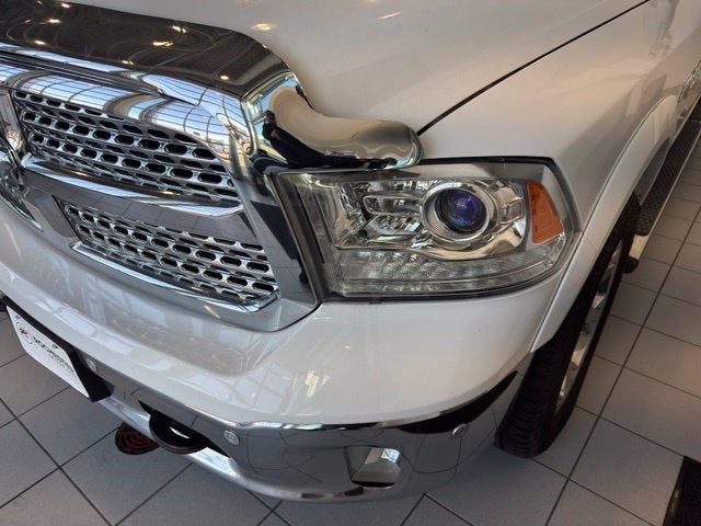 2017 RAM 1500 Laramie Crew Cab 4x4 5'7" Box