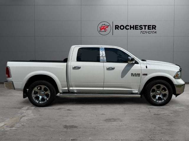 2017 RAM 1500 Laramie Crew Cab 4x4 5'7" Box