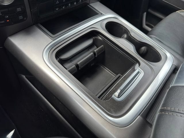 2017 RAM 1500 Limited Crew Cab 4x4 5'7" Box