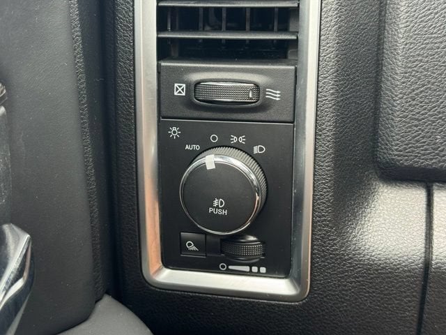 2017 RAM 1500 Limited Crew Cab 4x4 5'7" Box
