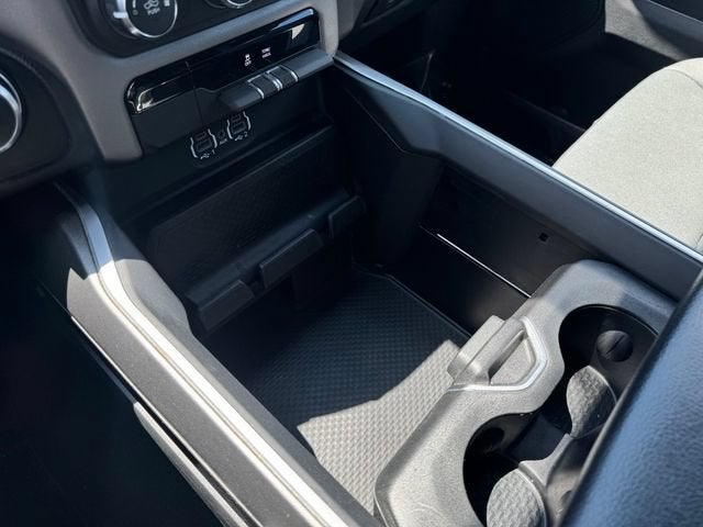 2024 RAM 1500 Big Horn Crew Cab 4x4 5'7" Box