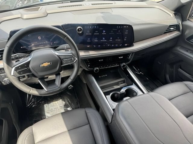 2025 Chevrolet Suburban LT