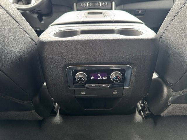 2023 Chevrolet Suburban LS