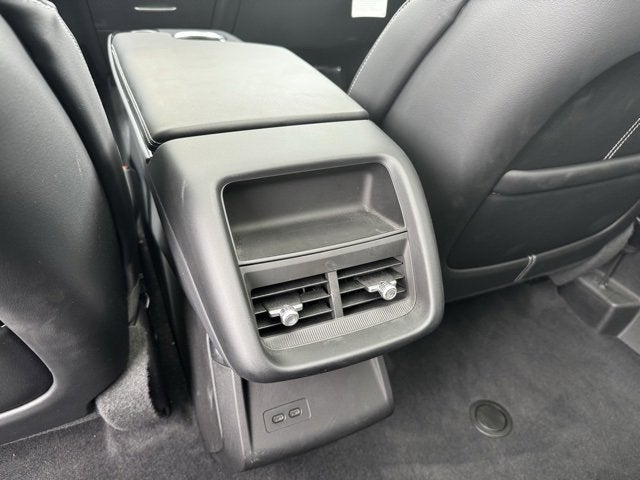 2025 Cadillac LYRIQ Luxury 1