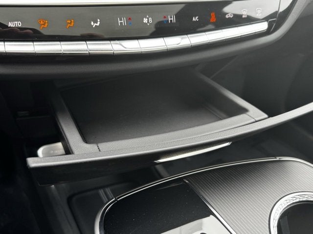 2025 Cadillac LYRIQ Luxury 1