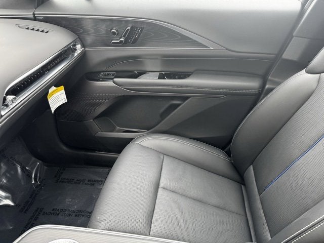 2025 Cadillac LYRIQ Luxury 1