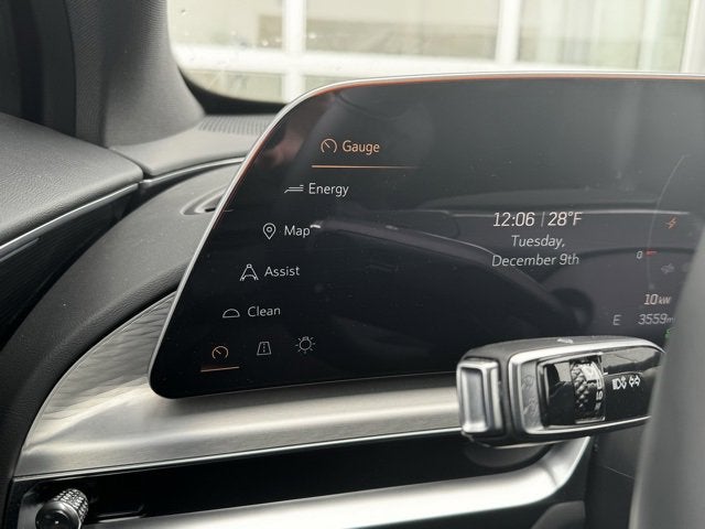 2025 Cadillac LYRIQ Luxury 1