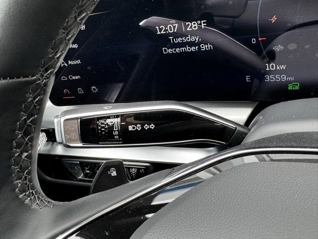 2025 Cadillac LYRIQ Luxury 1