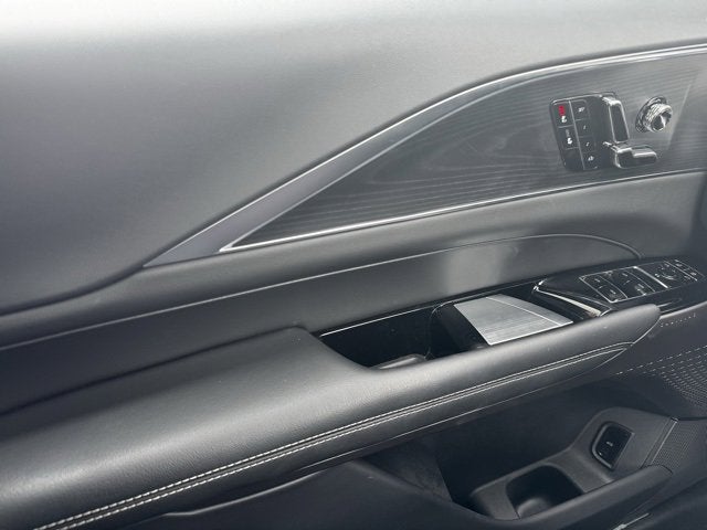 2025 Cadillac LYRIQ Luxury 1