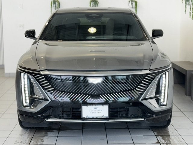 2025 Cadillac LYRIQ Luxury 1