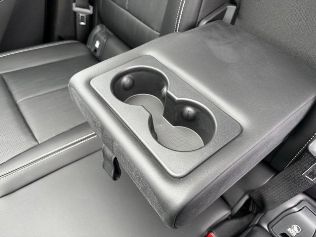 2025 Cadillac LYRIQ Luxury 1