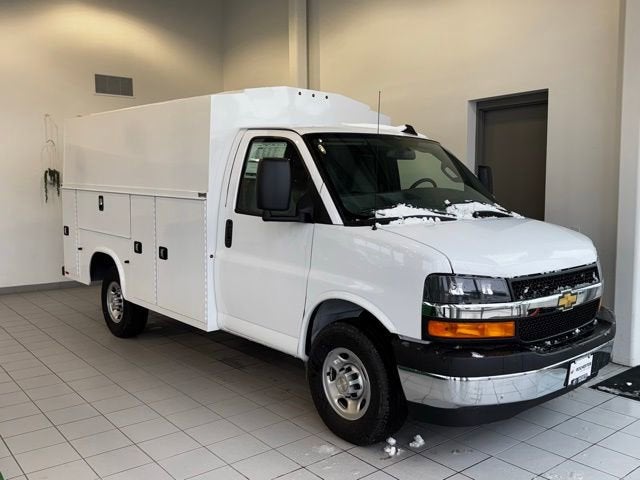 2026 Chevrolet Express Cutaway 3500 1WT