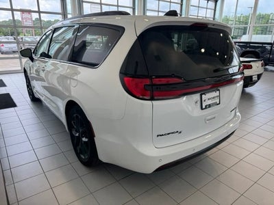 2025 Chrysler Pacifica Limited