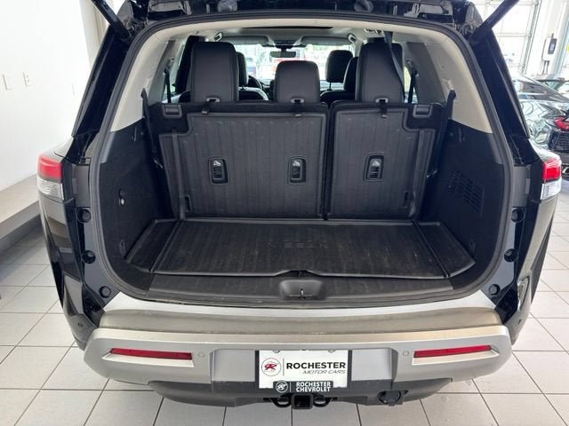 2025 Nissan Pathfinder Platinum 4WD