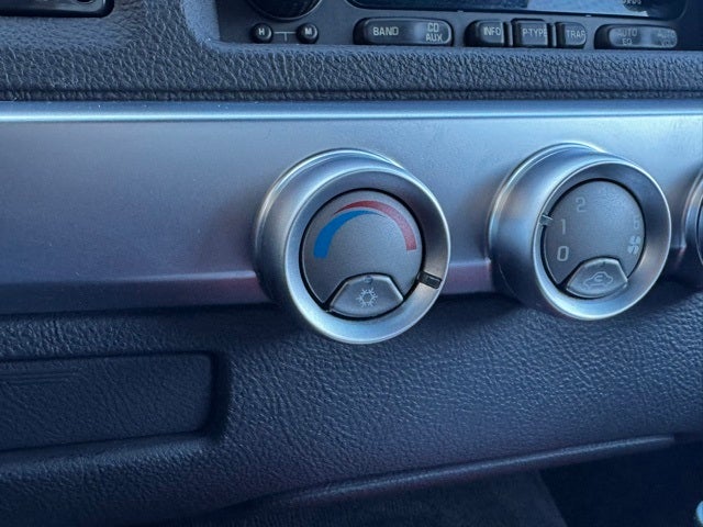 2004 Chevrolet SSR Base