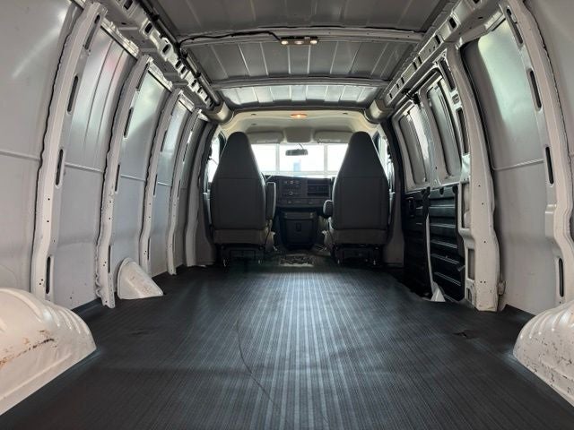 2021 GMC Savana 3500 Work Van