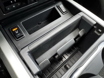 2020 Nissan Titan SV