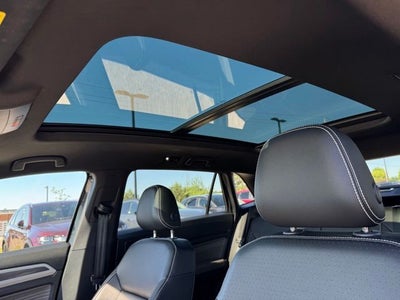 2022 Volkswagen Atlas Cross Sport 2.0T SEL R-Line