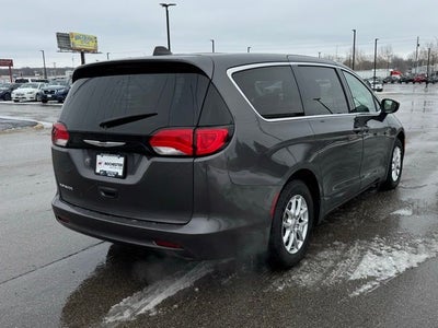 2023 Chrysler Voyager LX