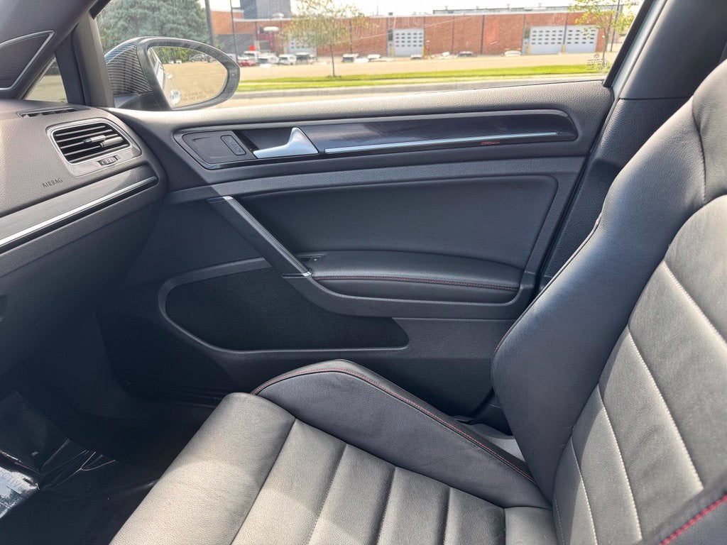 2017 Volkswagen Golf GTI SE