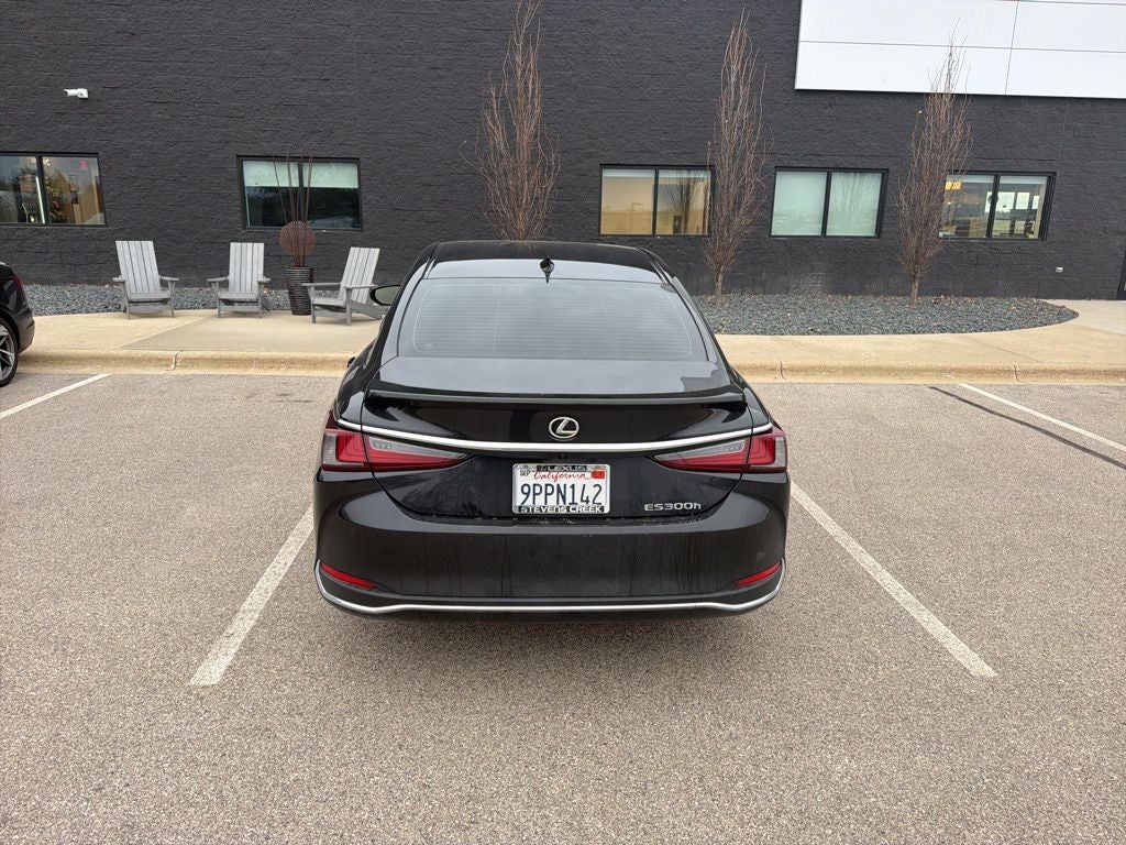 2025 Lexus ES 300h