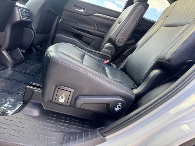 2019 Toyota Highlander Limited Platinum