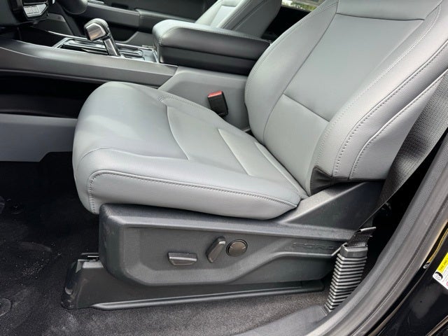 2025 Ford F-150 Lightning Flash w/ Heated Steering Wheel