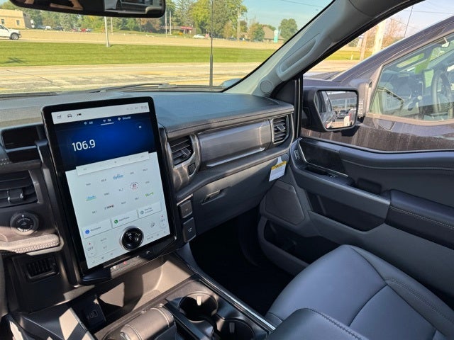 2025 Ford F-150 Lightning Flash w/ Heated Steering Wheel