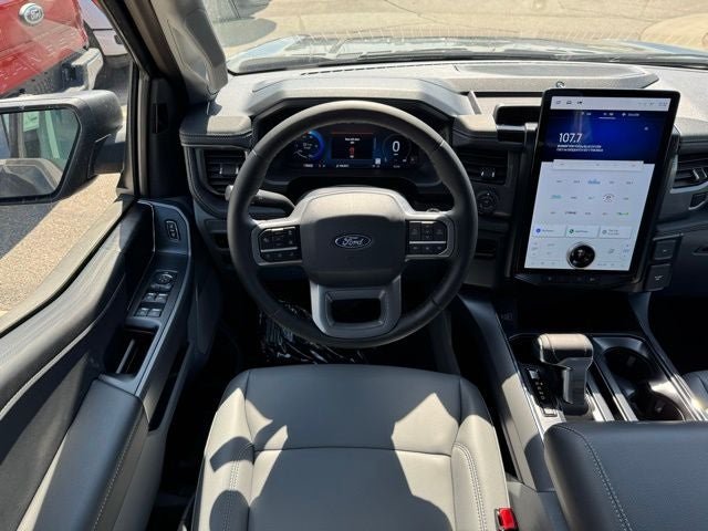 2025 Ford F-150 Lightning Flash w/ Extended Range Battery + Mobile Cord