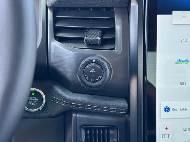 2025 Ford F-150 Lightning Flash w/ Extended Range Battery + Mobile Cord