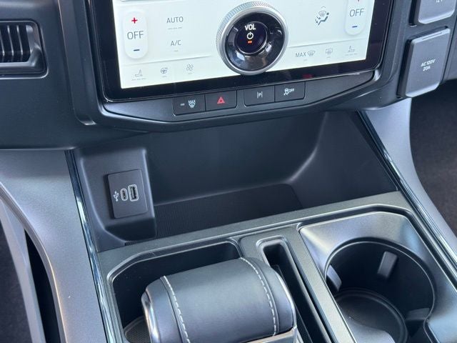 2025 Ford F-150 Lightning Flash w/ Extended Range Battery + Mobile Cord