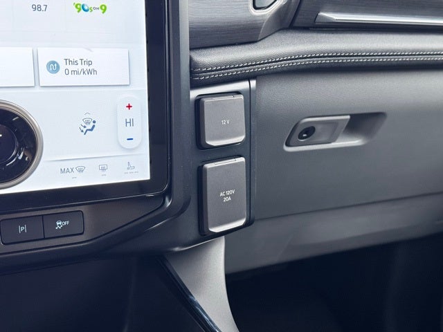 2025 Ford F-150 Lightning Flash w/ Extended Range Batt