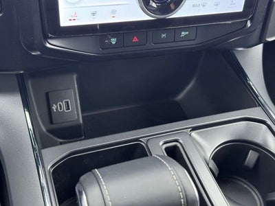 2025 Ford F-150 Lightning Flash w/9.6KW Pro Power Onboard + Max Tow