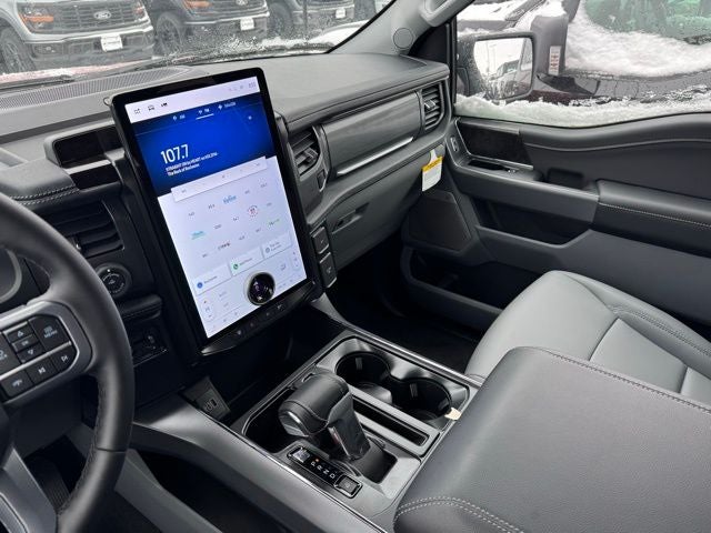 2025 Ford F-150 Lightning Flash w/9.6KW Pro Power Onboard + Max Tow