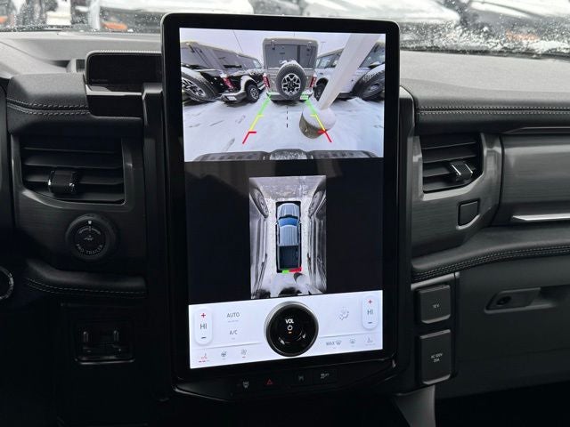 2025 Ford F-150 Lightning Flash w/9.6KW Pro Power Onboard + Max Tow