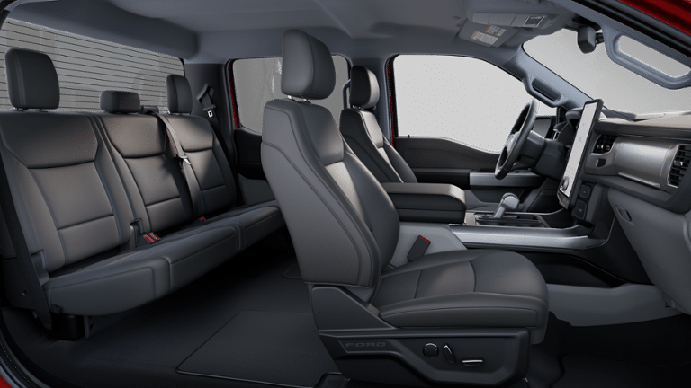 2025 Ford F-150 Lightning Flash w/9.6KW Pro Power Onboard + Max Tow