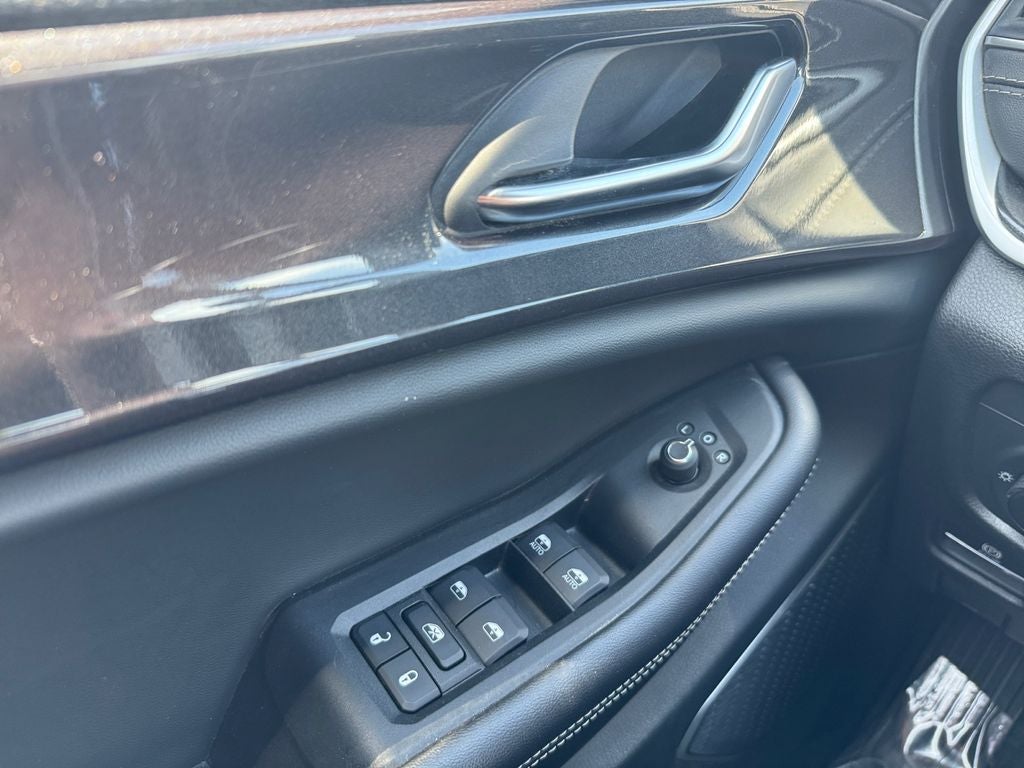 2022 Jeep Grand Cherokee L Altitude 4WD