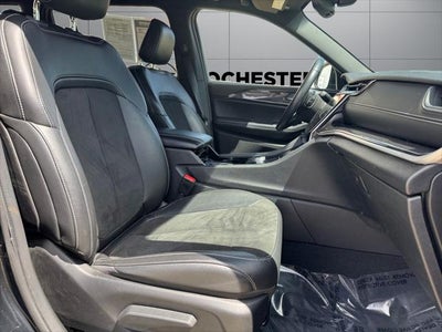 2022 Jeep Grand Cherokee L Altitude 4WD