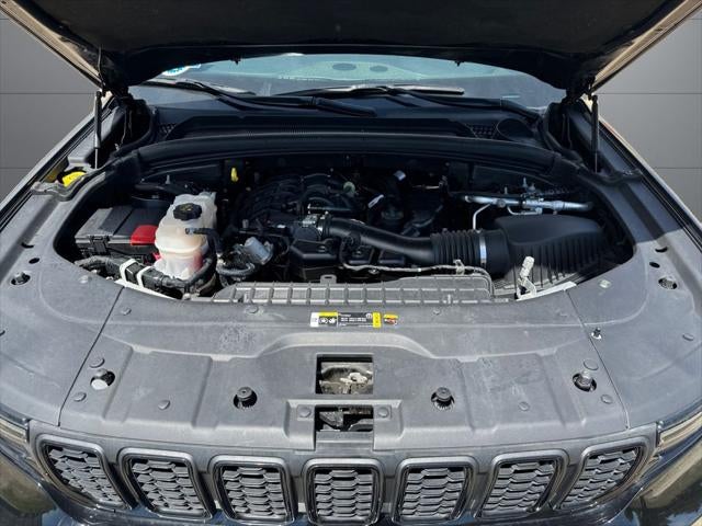 2022 Jeep Grand Cherokee L Altitude 4WD