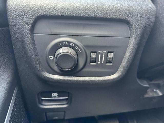 2022 Jeep Grand Cherokee L Altitude 4WD